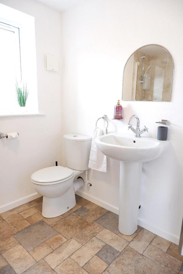 Comfortable And Cozy 4-Bedroom House Near The Hospital CBG Extérieur photo
