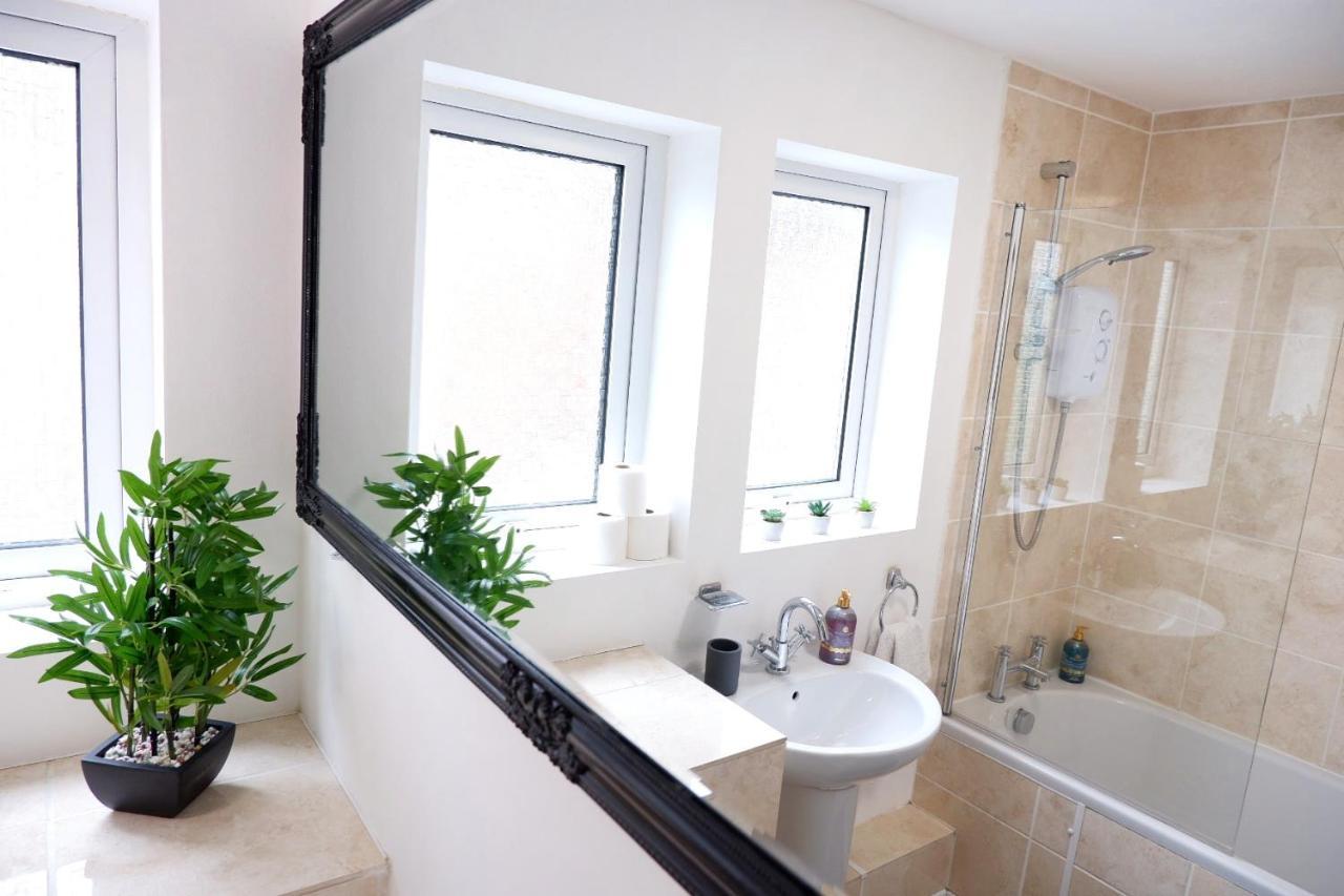 Comfortable And Cozy 4-Bedroom House Near The Hospital CBG Extérieur photo